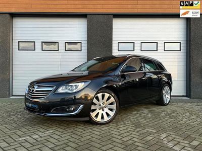 Zwart, metallic lak Gebruikt 2014 Opel Insignia Cosmo Stationwagen | € 13.490 (Duur)
