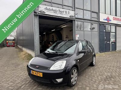 Occasion Ford Fiesta Ambiente 69 PK (50 kW) 2004 Zwart (metallic) Hatchback