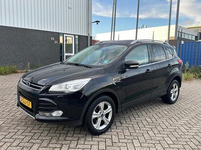 Zwart (metallic) Gebruikt 2013 Ford Kuga Titanium SUV | € 8.499 (Iets duurder)