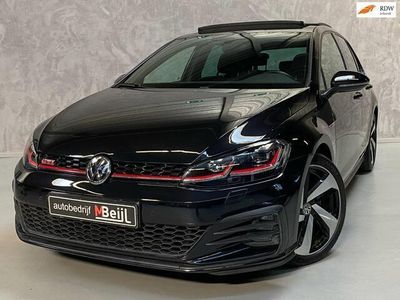 Zwart Gebruikt 2017 VW Golf VII GTI Hatchback | € 26.445 (Eerlijke prijs)