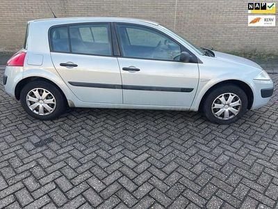 Grijs Gebruikt 2003 Renault Mégane II Expression Hatchback | € 1.750 (Iets duurder)