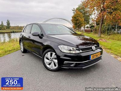 Zwart Gebruikt 2017 VW Golf VII Highline Hatchback | € 14.750 (Eerlijke prijs)