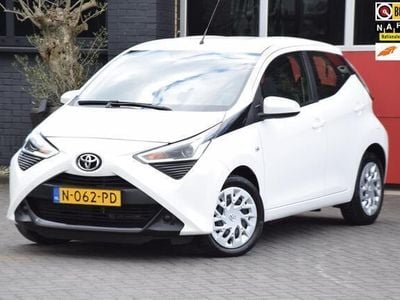 Wit Gebruikt 2022 Toyota Aygo X-play Hatchback | € 11.950 (Goede deal)