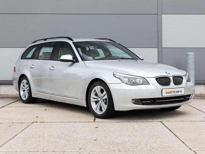 Grijs Occasion 2010 BMW 530 Comfort Edition Stationwagen | € 14.995 (Eerlijke prijs)