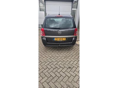 Grijs Gebruikt 2008 Opel Zafira MPV | € 1.950 (Eerlijke prijs)