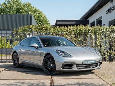 Grijs Gebruikt 2019 Porsche Panamera Sport Sedan | € 74.950 (Super prijs)
