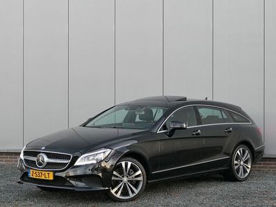 Zwart, metallic lak Occasion 2015 Mercedes CLS400 Shooting Brake Stationwagen | € 27.999
