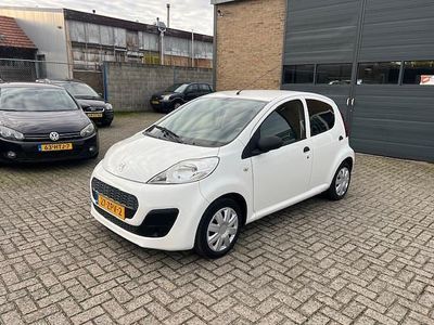 Wit Gebruikt 2013 Peugeot 107 Hatchback | € 1.990 (Eerlijke prijs)