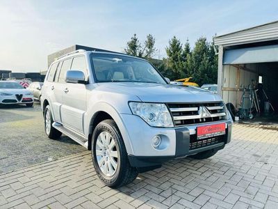 tweedehands Mitsubishi Pajero 3.2 DI-D Automatik Invite 7PL Uniek 1j Garantie