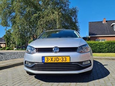 Grijs (metallic) Gebruikt 2014 VW Polo Edition Hatchback | € 5.450 (Goede deal)