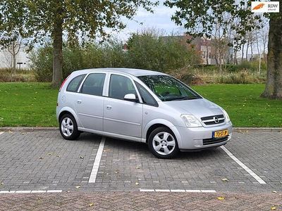 Grijs Gebruikt 2005 Opel Meriva Essentia MPV | € 1.250 (Eerlijke prijs)
