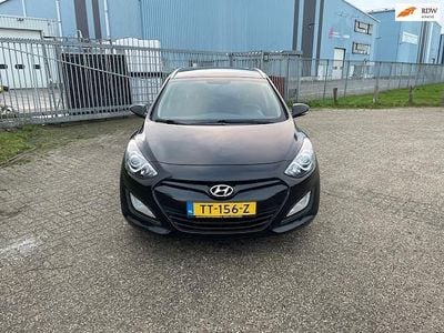 Zwart Gebruikt 2013 Hyundai i30 Stationwagen | € 3.699 (Eerlijke prijs)