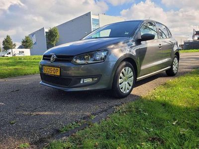 Grijs Gebruikt 2014 VW Polo Comfortline Hatchback | € 6.950 (Eerlijke prijs)