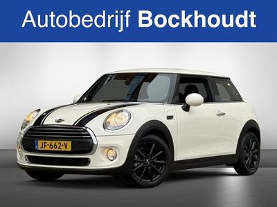 Wit Occasion 2016 Mini ONE Business Hatchback | € 9.250 (Eerlijke prijs)
