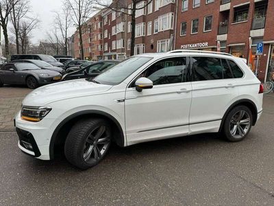 tweedehands VW Tiguan 1.5 TSI ACT DSG R-line. panoramadok auto trekhak