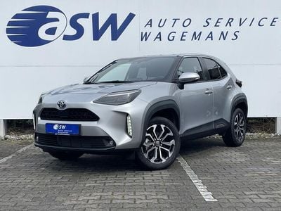 Grijs, metallic lak Gebruikt 2024 Toyota Yaris Cross Team SUV | € 28.950 (Eerlijke prijs)