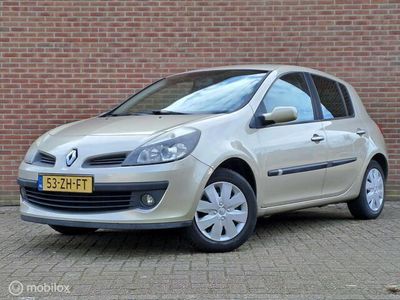 tweedehands Renault Clio 1.6-16V Dynamique/AUTOMAAT