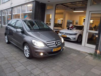 Grijs Gebruikt 2009 Mercedes B200 MPV | € 4.999 (Eerlijke prijs)