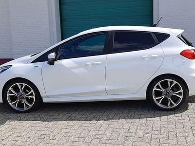 Wit Gebruikt 2020 Ford Fiesta ST-Line Hatchback | € 13.995 (Eerlijke prijs)