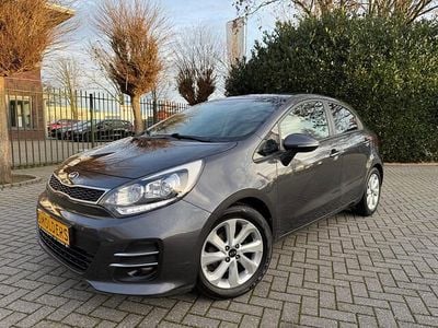 Grijs Gebruikt 2016 Kia Rio Hatchback | € 10.950 (Eerlijke prijs)