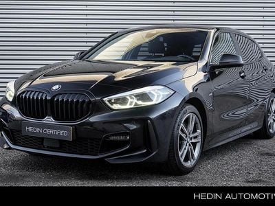 Zwart Occasion 2022 BMW 118 M Sport Hatchback | € 26.945 (Eerlijke prijs)