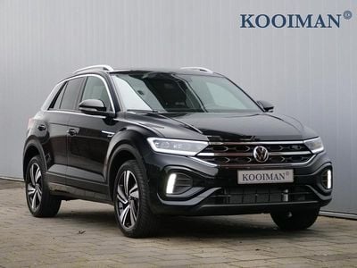 Zwart (metallic) Occasion 2025 VW T-Roc R-line SUV | € 39.295 (Iets duurder)