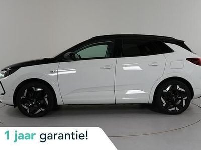 Wit (metallic) Occasion 2023 Opel Grandland X GSe SUV | € 26.900 (Eerlijke prijs)