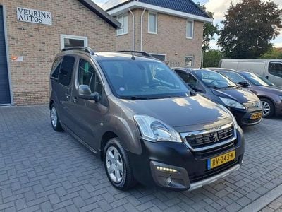 Grijs (metallic) Gebruikt 2016 Peugeot Partner Active MPV | € 8.950 (Goede deal)