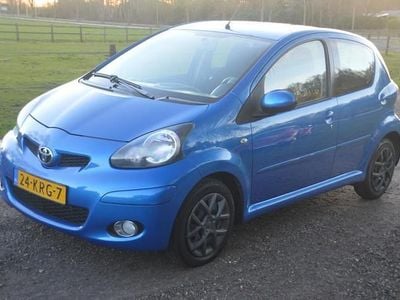 Occasion Toyota Aygo 68 PK (50 kW) 2010 Blauw (metallic) Hatchback