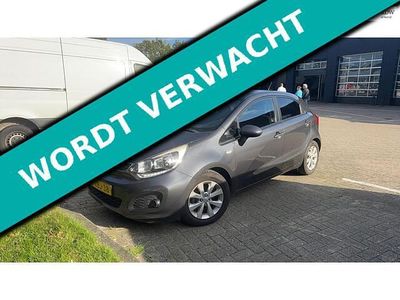 Grijs Gebruikt 2014 Kia Rio Hatchback | € 5.845 (Eerlijke prijs)