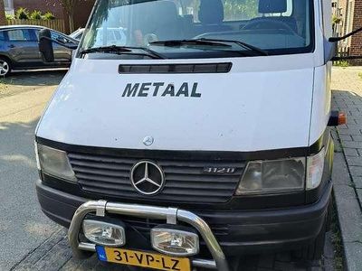 Wit Gebruikt 2000 Mercedes 220 | € 5.500