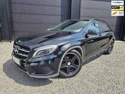 Zwart Gebruikt 2017 Mercedes GLA180 AMG SUV | € 16.940 (Eerlijke prijs)