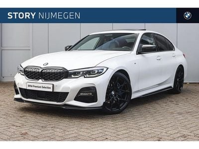 Wit Occasion 2020 BMW 330 Executive Sedan | € 39.950 (Duur)