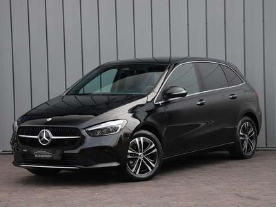 Zwart Gebruikt 2024 Mercedes B250e Luxury MPV | € 38.950