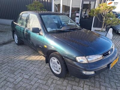 Groen (metallic) Gebruikt 2000 Kia Sephia Hatchback | € 999