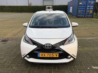 Wit Gebruikt 2016 Toyota Aygo X-play Hatchback | € 6.900 (Goede deal)