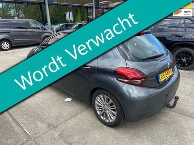 tweedehands Peugeot 208 1.2 PureTech 5-deurs 1e eig Navi Clima Trekhaak LED Historie