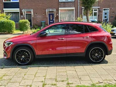 Rood Occasion 2021 Mercedes GLA250 AMG line SUV | € 40.995 (Eerlijke prijs)