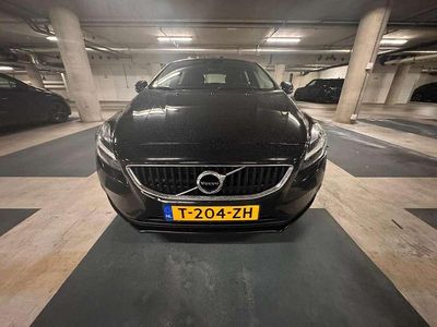 Zwart Gebruikt 2019 Volvo V40 Inscription Stationwagen | € 14.750 (Eerlijke prijs)