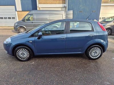 Blauw (metallic) Occasion 2007 Fiat Grande Punto Dynamic Hatchback | € 1.450 (Eerlijke prijs)