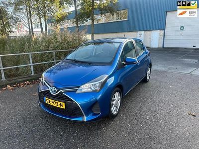 Blauw Occasion 2015 Toyota Yaris Hatchback | € 10.490 (Eerlijke prijs)