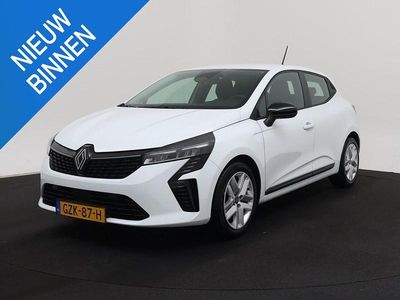 Wit Occasion 2024 Renault Clio V Evolution Hatchback | € 19.899 (Goede deal)
