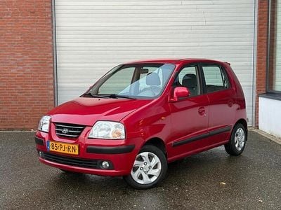 Occasion Hyundai Atos Dynamiq 59 PK (43 kW) 2004 Rood (metallic) Hatchback
