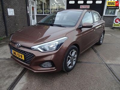 Occasion Hyundai i20 Premium 84 PK (61 kW) 2019 Bruin (metallic) Hatchback
