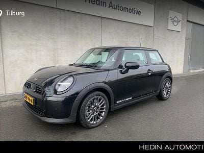 Occasion Mini Cooper Essential 156 PK (114 kW) 2024 Zwart Hatchback