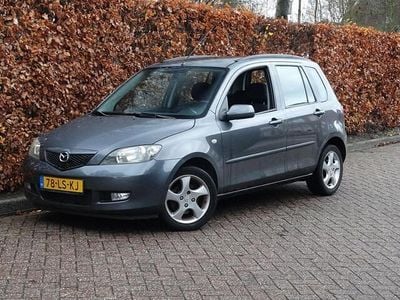 Grijs Gebruikt 2003 Mazda 2 Touring MPV | € 1.750 (Eerlijke prijs)