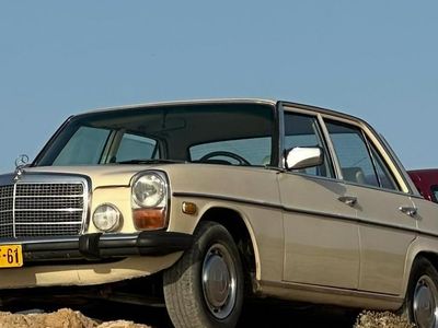 Occasion 1974 Mercedes W115 | € 11.700