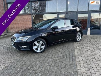 Zwart Gebruikt 2016 Seat Leon CONNECT Hatchback | € 12.450 (Eerlijke prijs)