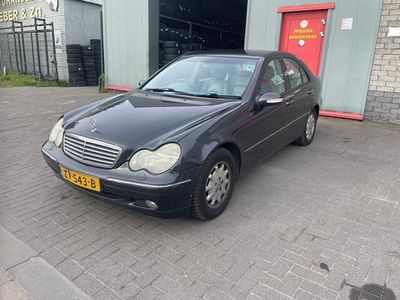 Mercedes C200