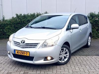 Grijs Gebruikt 2010 Toyota Verso Comfort MPV | € 7.750 (Eerlijke prijs)